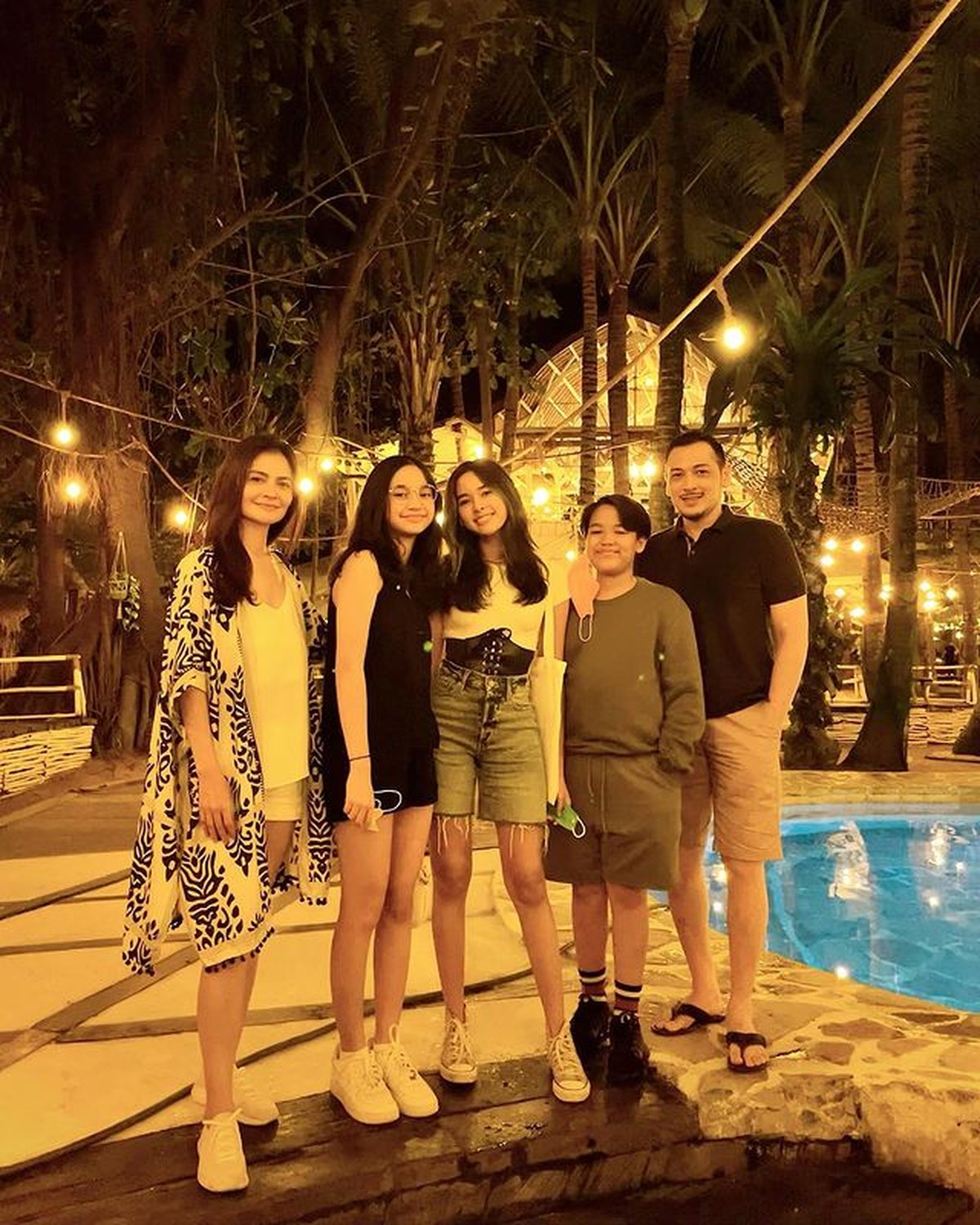 Intip momen liburan mewah rasa bulan madu Cut Tary dan Richard Kevin