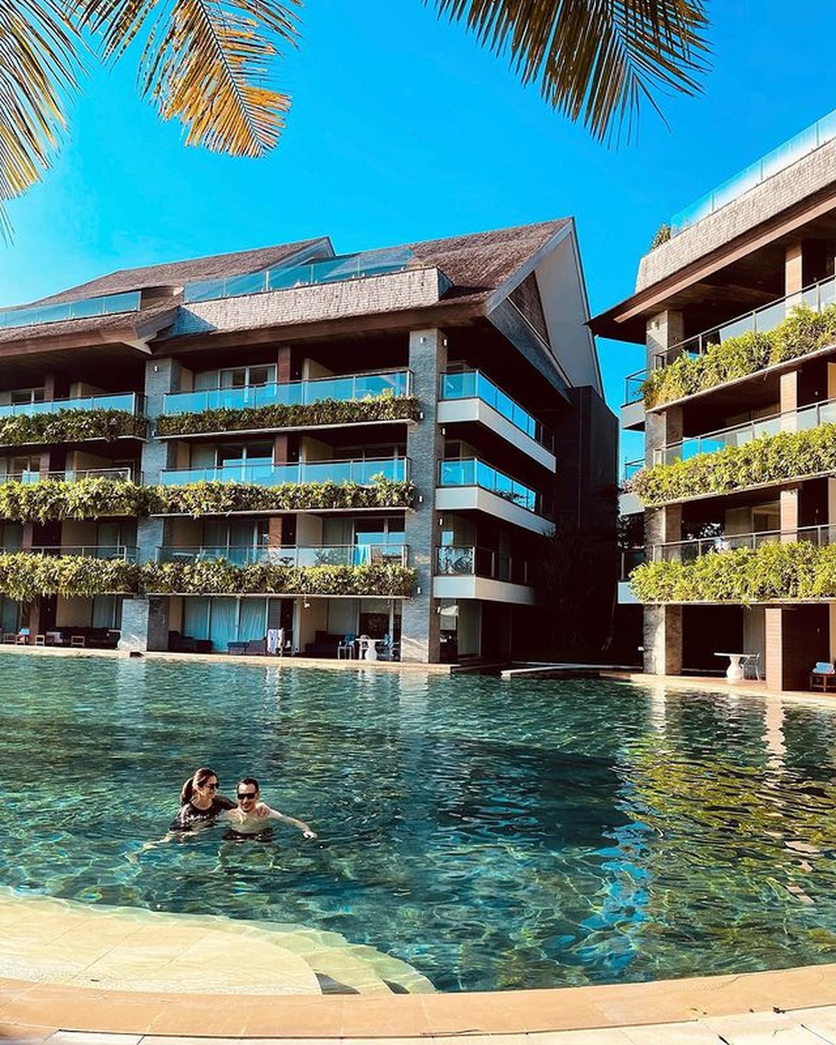 Intip momen liburan mewah rasa bulan madu Cut Tary dan Richard Kevin