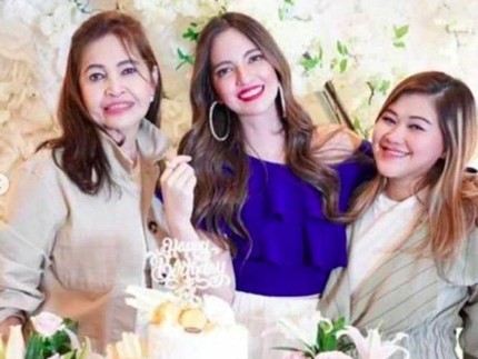 Ibunda Memaafkan Nia Ramadhani Tersandung Kasus Narkoba, Meski Hati Hancur