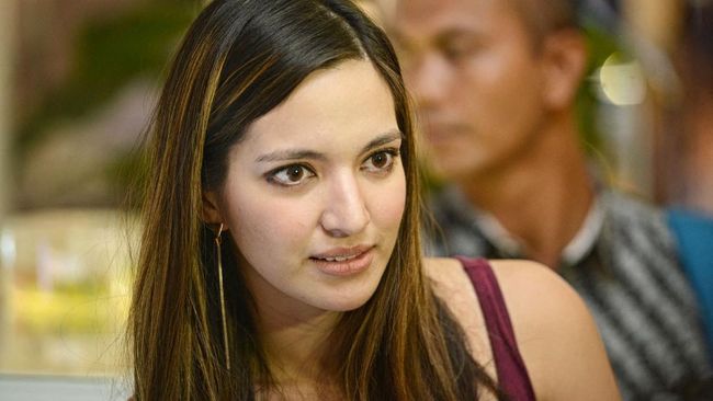 ART Ungkap Detik-detik Penangkapan Nia Ramadhani Asisten Rumah Tangga (ART) Pandjiyanto dihadirkan dalam sidang pemeriksaan saks kasus penyalahgunaan narkoba yang melibatkan artis Nia Ramadhani.