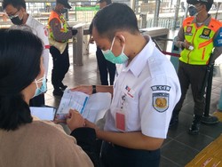 Ada Pekerja Tanpa STRP yang Ngotot Masuk Stasiun Sudimara