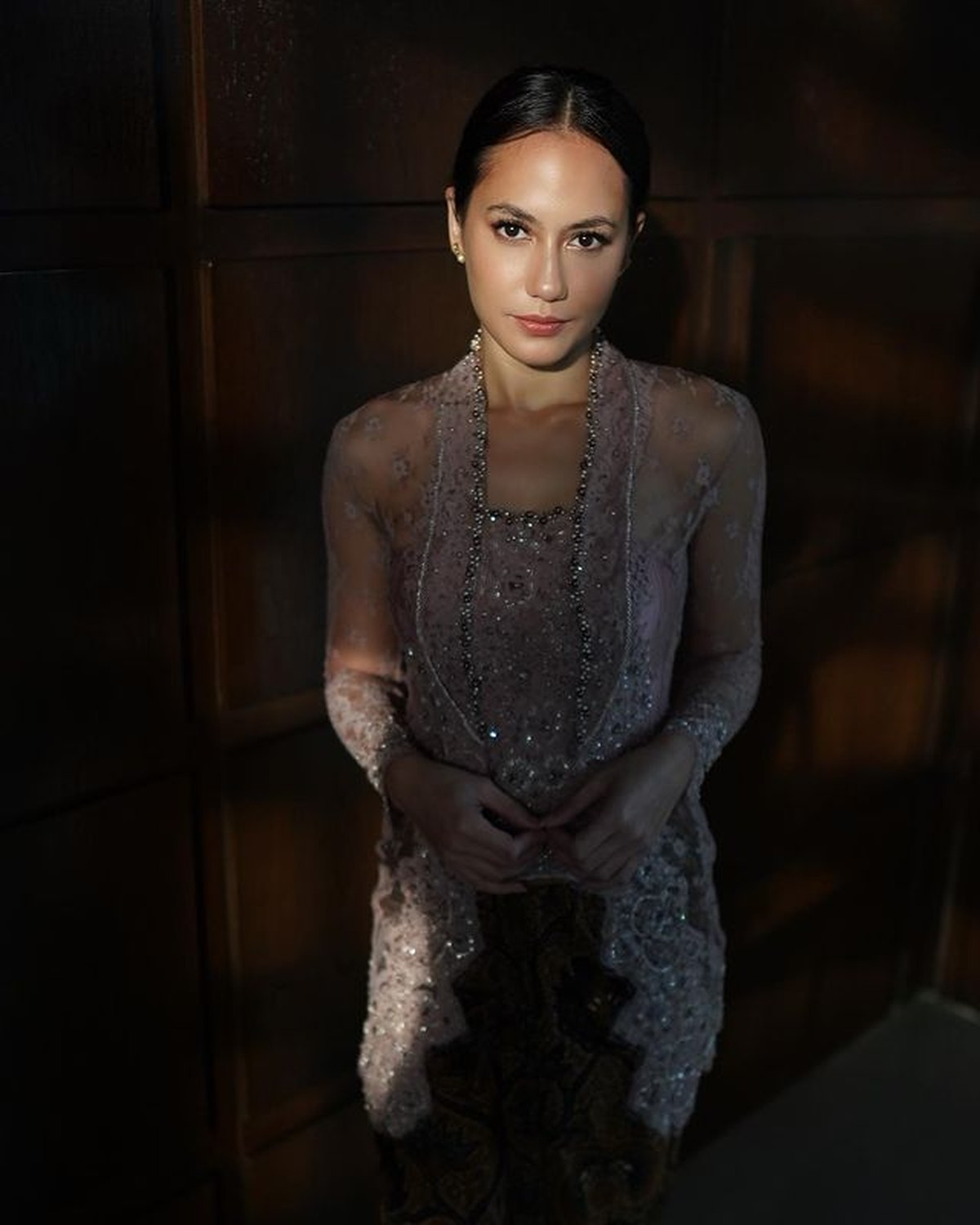 Kemesraan yang ditampilkan Pevita Pearce dan Arsyah saat hadiri serangkaian acara nikah adik Arsyah disorot&period; Yuk intip&excl;