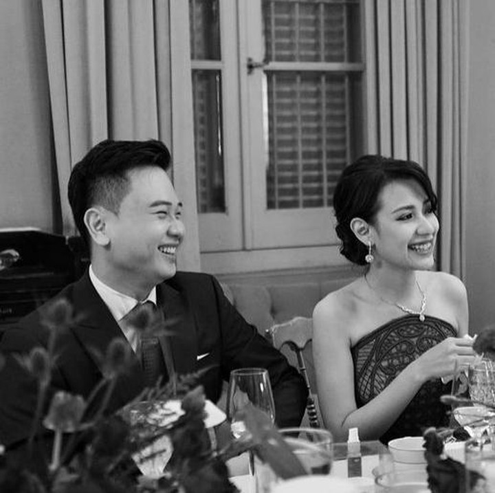<p>Beberapa waktu lalu, Risa Santoso dilamar sang kekasih, seorang pengacara bernama Michael Sugijanto. (Foto: Instagram @santosorisa)</p>