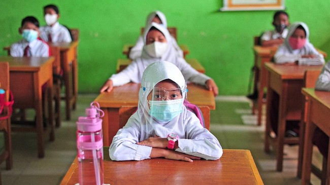 Satgas menyebut sebanyak 261.041 satuan pendidikan yang berada daerah PPKM level 3,2,1 telah menyelenggarakan pembelajaran tatap muka secara terbatas
