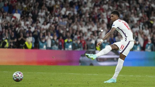 Rashford Style Kicks Penalty In Euro 2020 Final Criticized