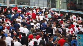Italia vs Inggris: Suporter Tanpa Tiket Nekat Masuk Wembley