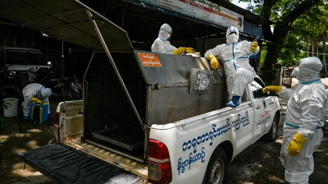 PBB Prediksi Myanmar Jadi 'Penyebar Super' Covid di ASEAN PBB menilai Myanmar berisiko menjadi negara 'penyebar super Covid-19' di Asia Tenggara menyusul infeksi virus corona yang terus melonjak di negara itu.