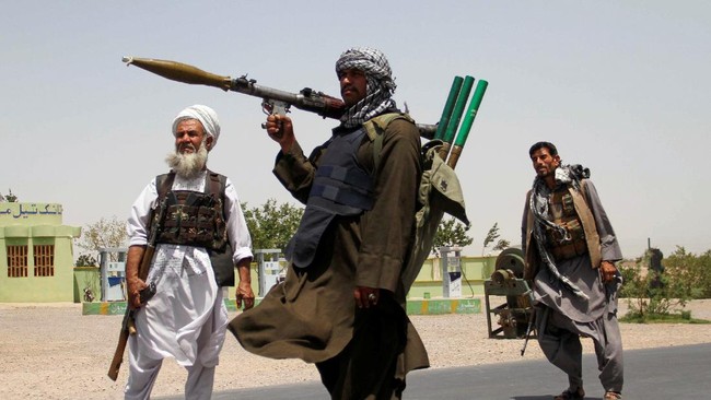 Taliban dilaporkan merebut Kandahar usai terlibat pertempuran dengan pasukan Afghanistan, Jumat (13/8). Taliban pun kian dekat ke Ibu Kota Afghanistan, Kabul.