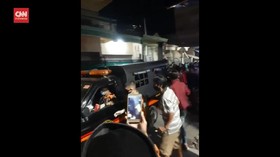 VIDEO: Polisi Tangkap Provokator Ricuh Operasi Yustisi PPKM
