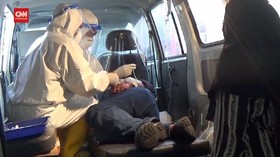 VIDEO: IGD Penuh, Pasien Gejala Berat Dirawat Di Ambulans