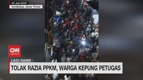 VIDEO: Tolak Razia PPKM, Warga Kepung Petugas