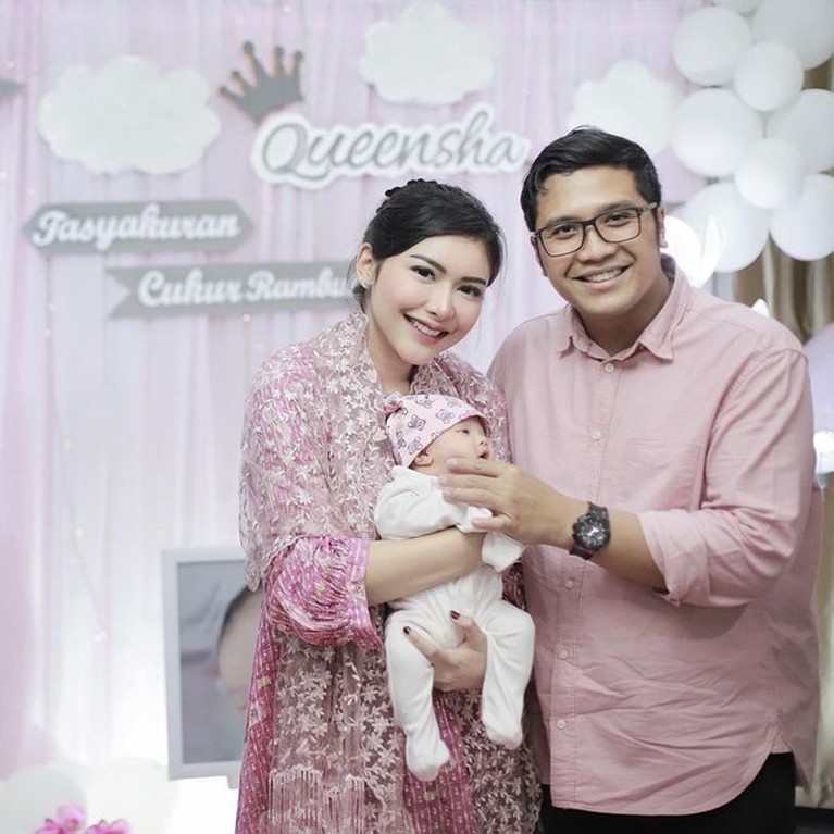 Barang Berharga Fantastis Milik Anak Selebgram Rica Andriani Bikin Minder Anak selebgram Rica Andriani dan Fahrul Sudiani disebut-sebut sebagai anak sultan. Yuk intip potretnya!
