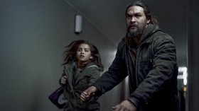 Jason Momoa Lawan Farmasi Besar dalam Trailer Sweet Girl