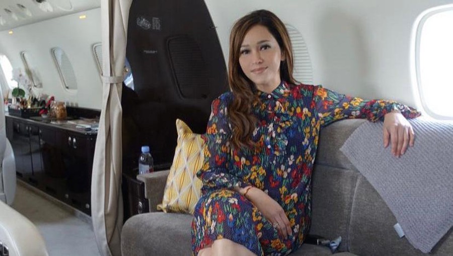 Maia Estianty sering berpergian menggunakan jet pribadi milik suaminya. Yuk kita intip gayanya!