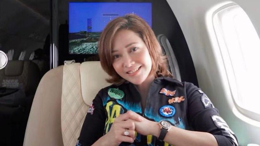 Maia Estianty sering berpergian menggunakan jet pribadi milik suaminya. Yuk kita intip gayanya!