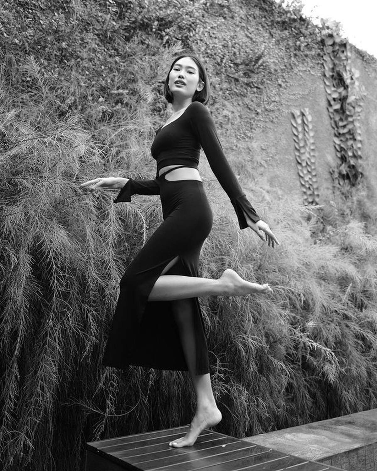 Alika Islamadina terkenal dengan rambut hitam panjangnya&comma; namun ia mengubah gaya rambutnya setelah menikah&period; Yuk intip&excl;