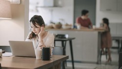 3 Kiat Hadapi Rekan Kerja Menyebalkan Level Kronis di Kantor