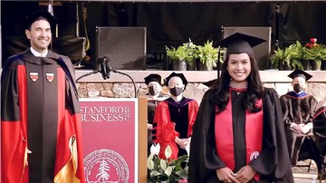 MAUDY AYUNDA SEMPAT BINGUNG DENGAN KELAS BERBAHASA ASING