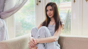 img-title Lulus S2 Harvard, Mikha Tambayong Beberkan Perjuangan Kuliah Online