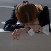 3 Penyebab Mengapa Kamu Mudah Menangis Bahkan untuk Hal Sepele