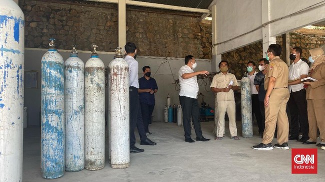 Produsen oksigen di Jatim, PT Linde Indonesia Gresik Plant, mengakui produksinya tak terganggu meski sejumlah pegawainya positif Covid-19.