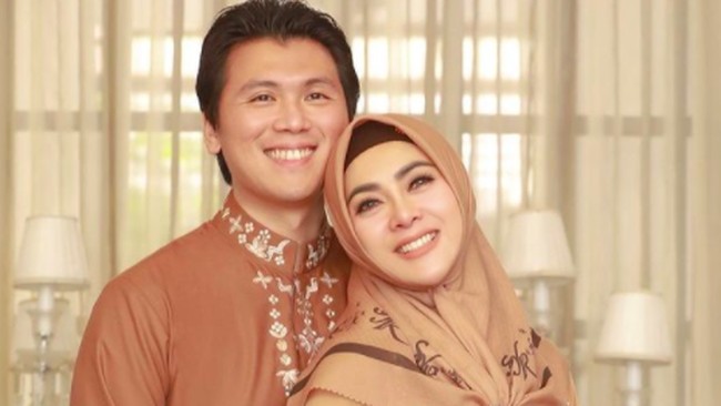 Syahrini Bagikan Kabar Bahagia dengan Umumkan Kehamilan di Trimester Ketiga