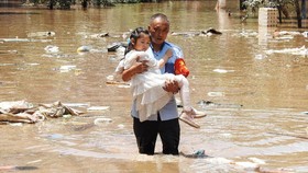 FOTO: Cuaca Ekstrem, Dazhou China Dikepung Banjir