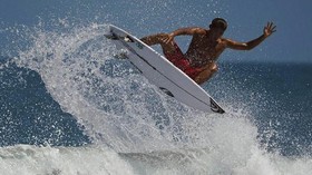 Thypoon Bisa Untungkan Surfer Indonesia di Olimpiade Tokyo