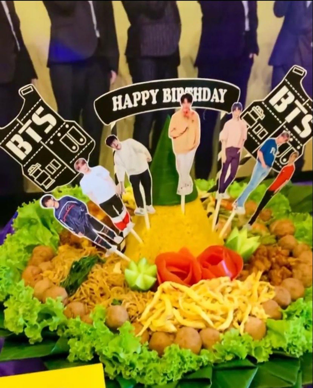 Vino G Bastian dan Marsha Timothy merayakan ulang tahun putri semata wayangnya&comma; Jizzy yang ke 8 dengan tema BTS&period; Yuk intip&excl;