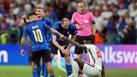 Chiellini Akui Mengutuk Saka Sebelum Menendang Penalti