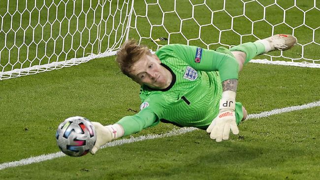 Susunan Aneh Eksekutor Penalti Inggris: Pickford Ketujuh Pilihan eksekutor penalti Inggris masih jadi bahasan dan ternyata Jordan Pickford disiapkan sebagai eksekutor ketujuh di final Euro 2020.