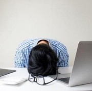 Daftar Penyebab Patah Hati di Tempat Kerja, Salah Satunya Ditinggal Resign Bestie!