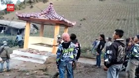 VIDEO: Upacara Adat Dibatasi, Warga Adat Rusak Fasum