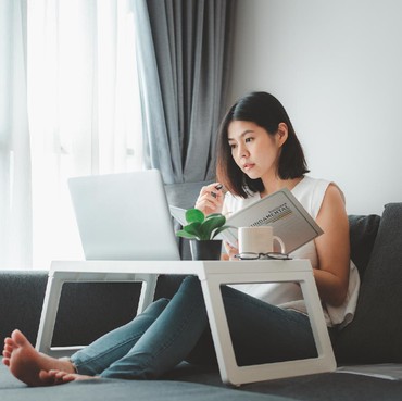 Lagi WFH, Wanita Ini Curhat Terganggu Tetangga Ngegosip Tak Tahu Waktu