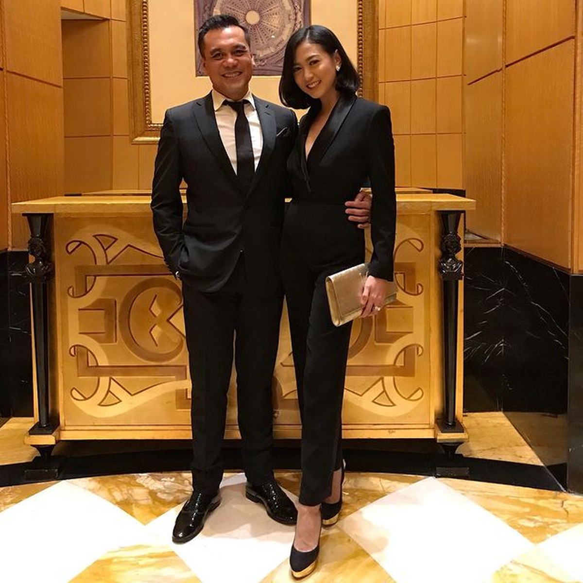 8 Foto Manis Chiko Hakim dan Sang Istri yang Kini Tinggal Kenangan