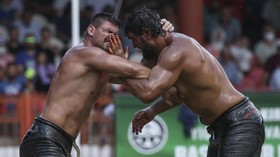 FOTO: Gelaran Gulat Minyak Bersejarah Kirkpinar di Turki