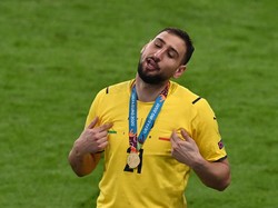 Duh, Spanduk Tolak Donnarumma Muncul Jelang Italia Vs Spanyol