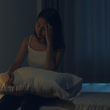 Cara Agar Lepas dari Overthinking dan Bisa Tidur Nyenyak di Malam Hari