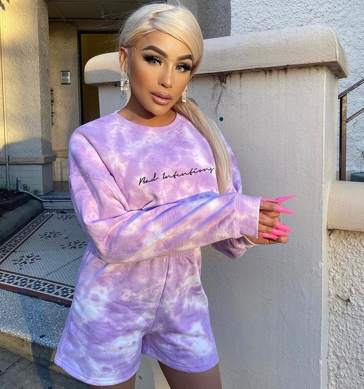 Video seorang transgender bernama Tatum Zulaika menyebut Adam Rosyadi kekasih Agnez Mo viral&period; Yuk intip sosoknya&excl;