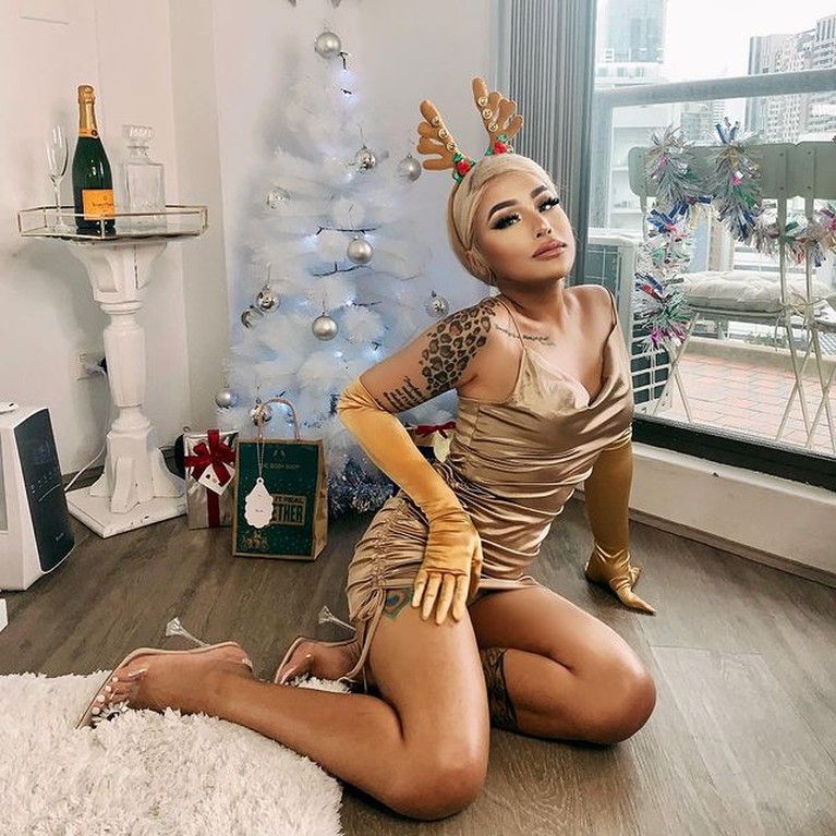 Video seorang transgender bernama Tatum Zulaika menyebut Adam Rosyadi kekasih Agnez Mo viral. Yuk intip sosoknya!