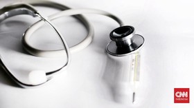Unair Benarkan Pecat Dekan FK yang Tolak Dokter Asing