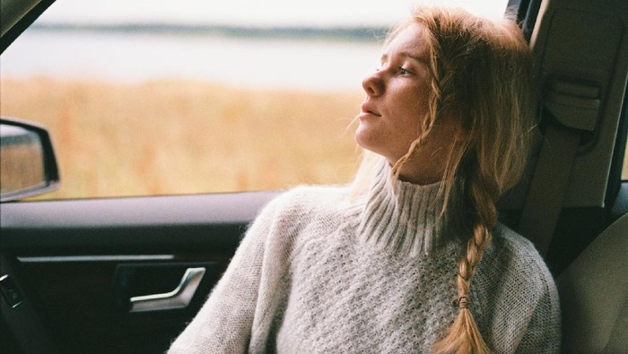 Selain itu, kamu juga bisa mempertimbangkan berbagai kegiatan yang bisa membantu melepaskan lelah dan meningkatkan mood dengan berinteraksi secara online dengan banyak orang.