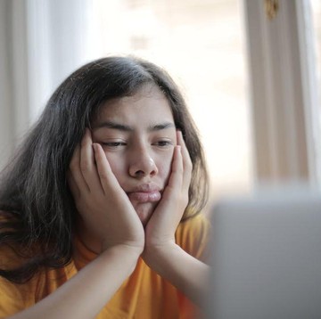 img-title Tetap Bugar Kerjakan Tugas Meski Beberapa Jam di Depan Laptop