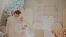 Dinda Hauw dan Rey Mbayang menggelar sebuah acara aqiqah baby Arshaka putra pertama mereka&period; Yuk intip momennya&excl;