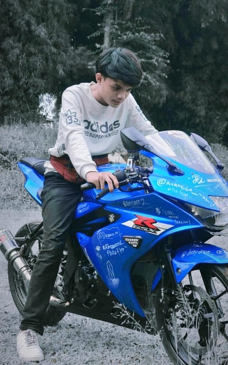Paras Tampan Adam Batubara, Putra Ucok Baba yang Kini Diidolakan Remaja Pesona dan paras tampan Adam, putra Ucok Baba yang kini tengah jadi idola para remaja. Yuk kita intip potretnya!