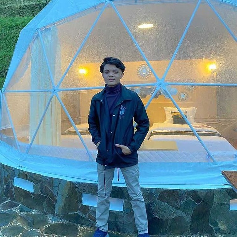 Paras Tampan Adam Batubara, Putra Ucok Baba yang Kini Diidolakan Remaja Pesona dan paras tampan Adam, putra Ucok Baba yang kini tengah jadi idola para remaja. Yuk kita intip potretnya!