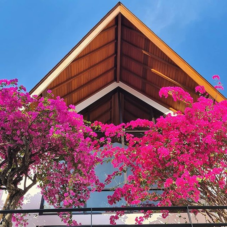 Sudut Rumah Mewah Konsep Minimalis Raisa & Hamish di Bali, Adem Banget! Pindah ke Bali, Raisa dan Hamish Daud tampak menikmati tinggal di rumah mewah berkonsep minimalis. Yuk kita intip!