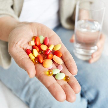 img-title Hati-hati! Terlalu Banyak Minum Vitamin Justru Mengundang Bahaya