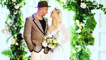 img-title 21 Tahun Jalin Hubungan & Punya 2 Anak, Emma Bunton Spice Girl Resmi Menikah