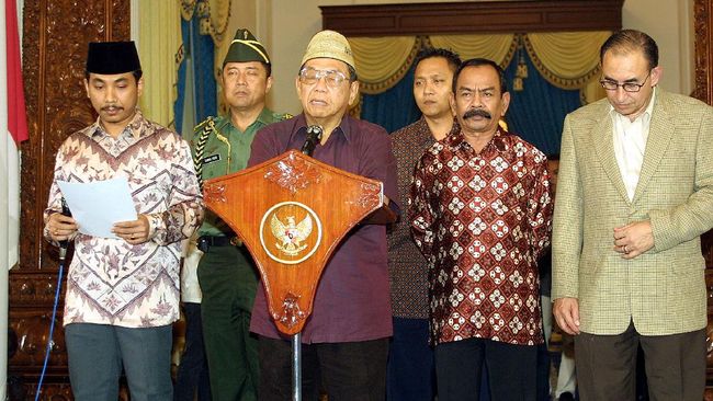 Dekrit Gus Dur, Wayang Kulit dan Sepucuk Surat Lurah Gambir